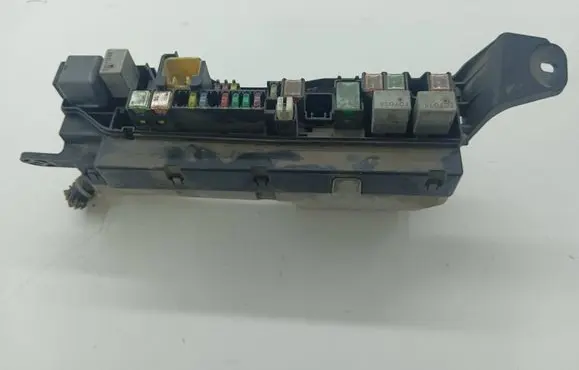 Toyota Avensis T250 Fuse module