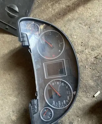 Audi A4 S4 B6 8E 8H Speedometer (instrument cluster)