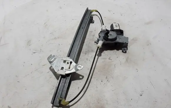 Nissan Pathfinder R51 Rear window lifting mechanism without motor 827003X00A