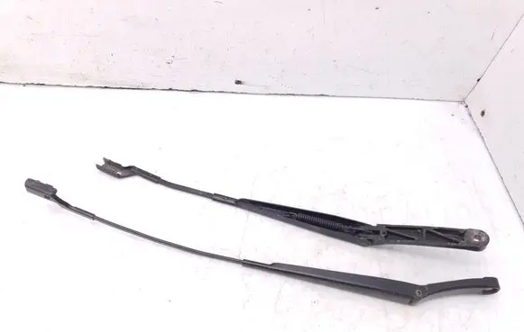 Volkswagen PASSAT B8 Front wiper blade arm 3G1955409 3G1955410