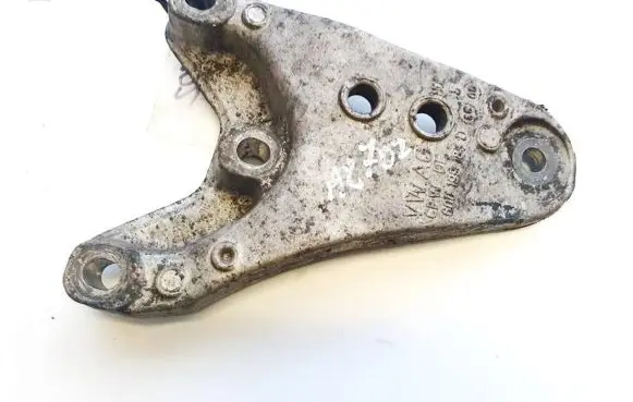 Volkswagen Polo IV 9N3 Engine mounting bracket 6q0199185d