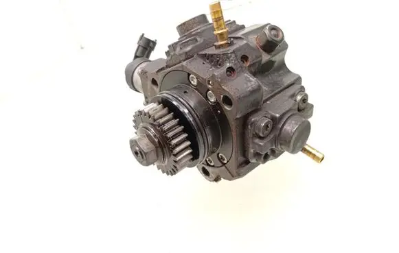 Renault Kadjar Fuel injection high pressure pump 0445010404