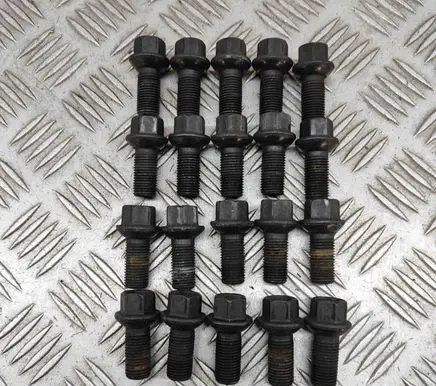 Mercedes-Benz CLA C118 X118 Nuts/bolts A0019901607