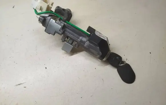 Lexus RX 330 - 350 - 400H Ignition lock 45020482 8978335030