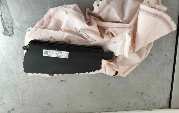 Volvo C40 Seat airbag 32136014 32403043
