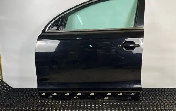 Audi Q7 4L Front door 4L0831051A