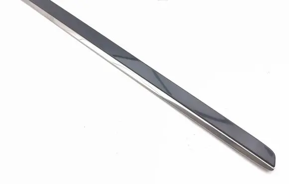 Mercedes-Benz ML W164 Front door trim (molding) A1646900062