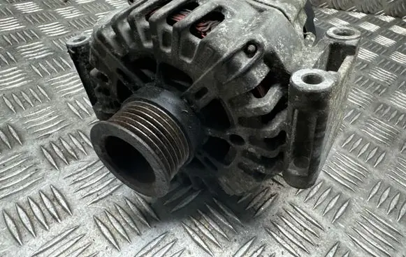Mercedes-Benz E A207 Generator/alternator A0009067702 1803