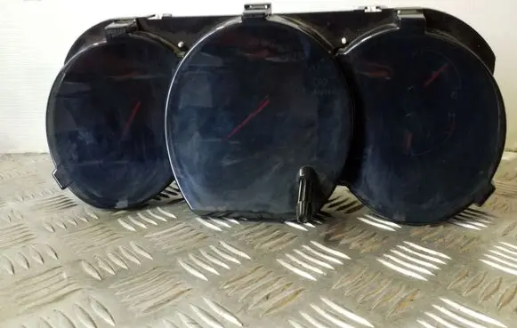 Suzuki Grand Vitara II Speedometer (instrument cluster) 3411067JB0