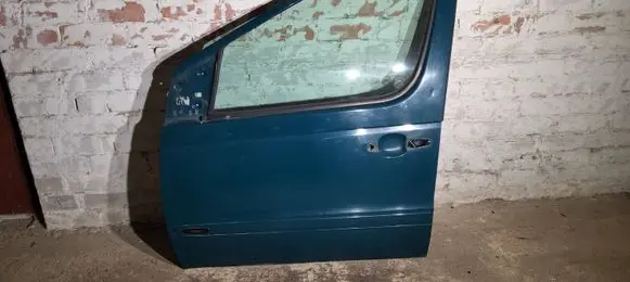 Mercedes-Benz Vaneo W414 Front door