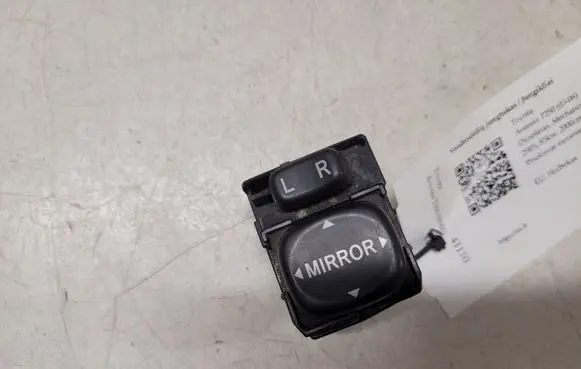 Toyota Avensis T250 Wing mirror switch 183574