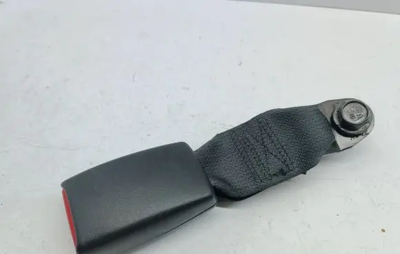 Nissan Note (E11) Rear seatbelt buckle 369738