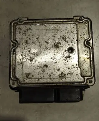 Volkswagen Golf V Engine control unit/module 03c906056dd 0261s02305