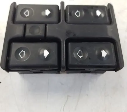 BMW 5 E34 Electric window control switch 1379076