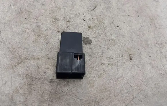 Nissan X-Trail T30 Other relay 2523079916
