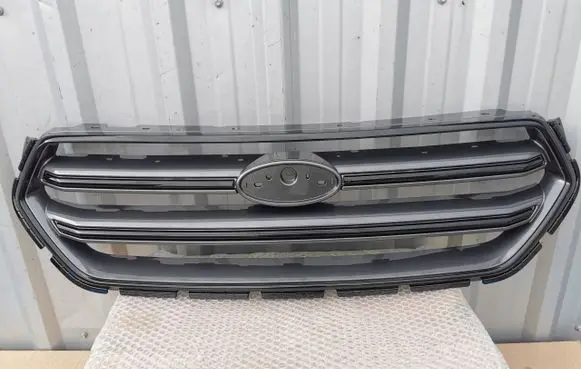 Ford Kuga II Front bumper upper radiator grill GV448200DBAX