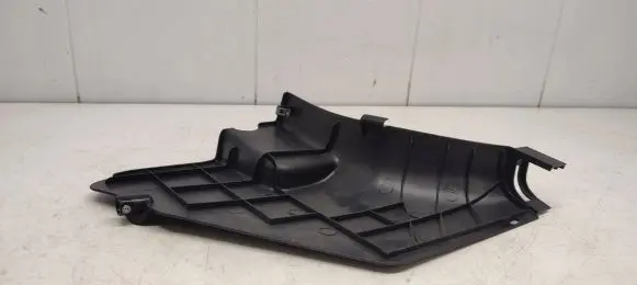Hyundai i20 (PB PBT) Foot area side trim 858231J000
