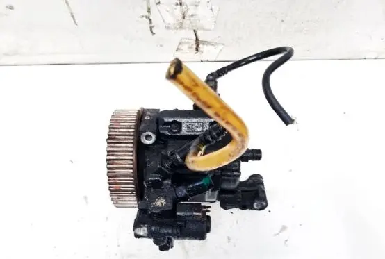 Renault Megane III Fuel injection high pressure pump 8200791749 H8200721407