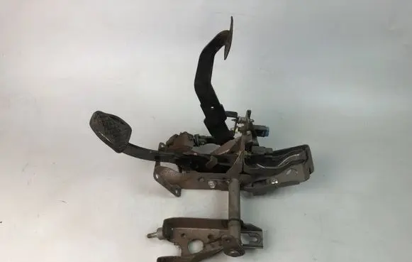 Subaru Outback Pedal assembly 