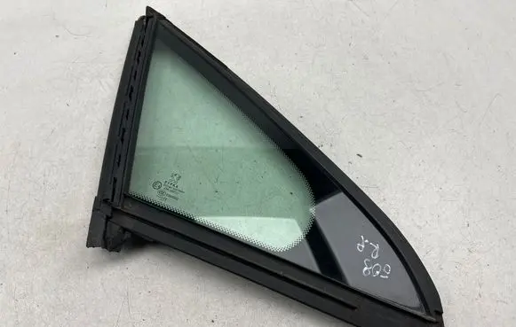 Peugeot 508 Front door vent window glass four-door 43R000112