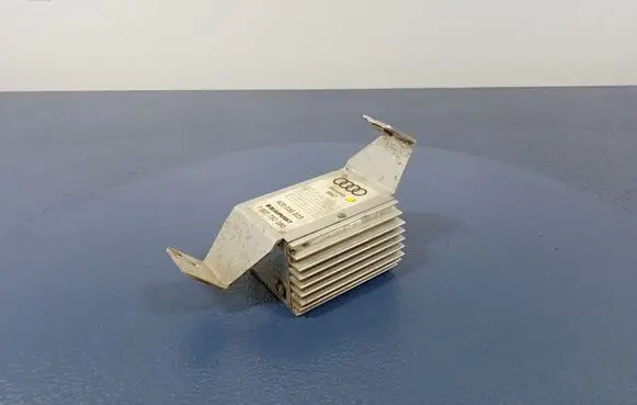 Audi A2 Aerial antenna amplifier 8Z0035223