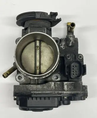 Volkswagen Golf IV Throttle valve 06A133064J