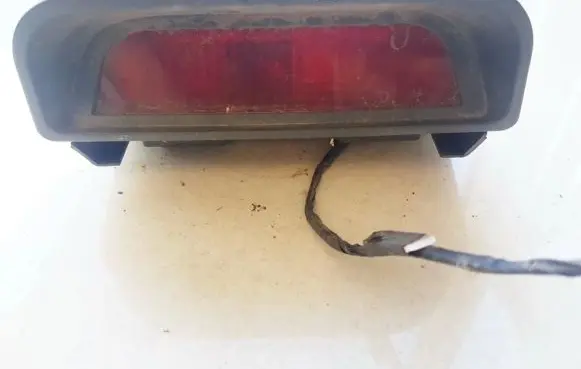 KIA Carnival Third/center stoplight