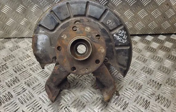 Front wheel hub