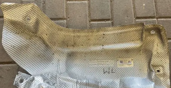 Jeep Grand Cherokee WL Exhaust heat shield 6845830AB