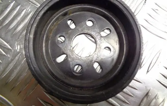 Nissan Primera Alternator pulley 