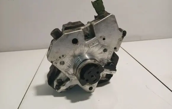 Volvo XC90 Fuel injection high pressure pump 0445010111