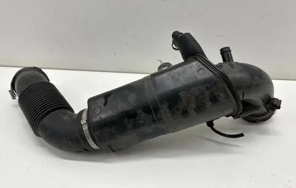 BMW 2 F46 Turbo air intake inlet pipe/hose 7619268
