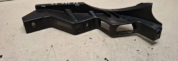 Volkswagen PASSAT B6 Front bumper mounting bracket 3C0807890