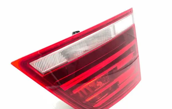 Tailgate rear/tail lights