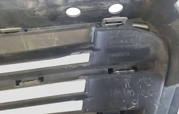 Peugeot 508 Front bumper upper radiator grill 9686571877 2006979