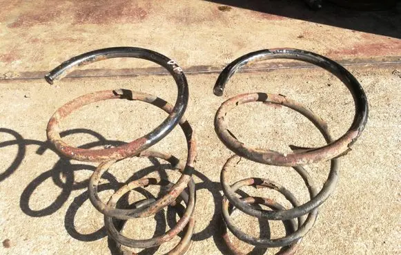 Toyota RAV 4 (XA20) Front coil spring