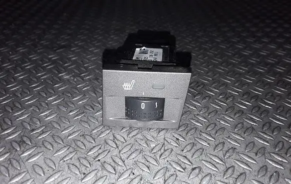 Opel Vectra C Seat heating switch 13138252