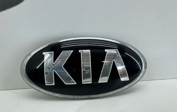 KIA Sorento Manufacturer badge logo/emblem 863533W500