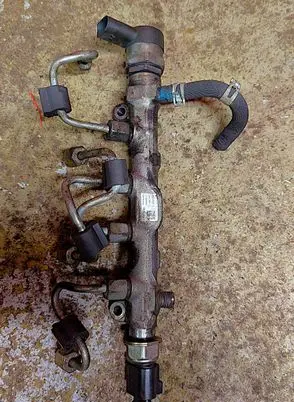 Skoda Octavia Mk3 (5E) Fuel main line pipe 04L089D 150914 0159446