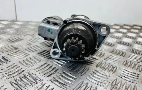 Volkswagen Golf VII Starter motor 02Z911024S
