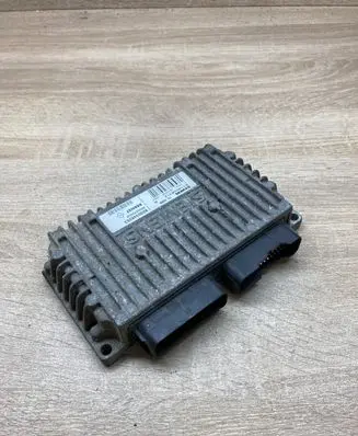Renault Megane II Engine control unit/module ECU 8200348263 8200272204 S118058312A
