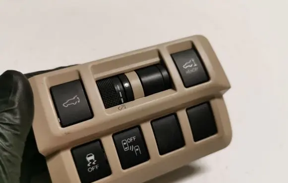 Traction control (ASR) switch