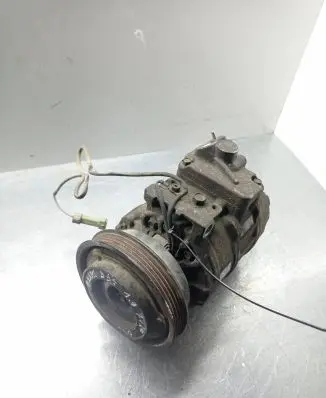 Volkswagen PASSAT B5.5 Air conditioning (A/C) compressor (pump) 8D0260808