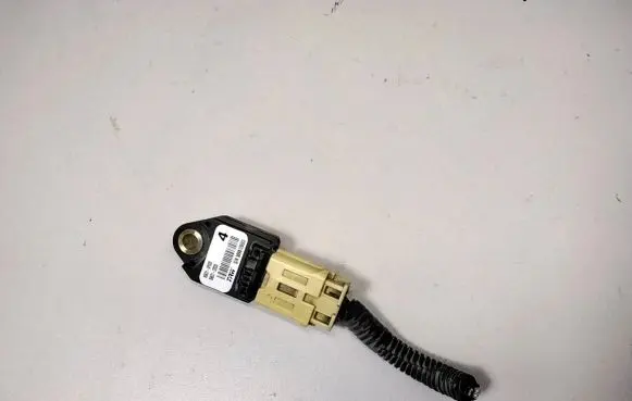 Lexus IS 220D-250-350 Airbag deployment crash/impact sensor 898310P020 8983122020 5098126513
