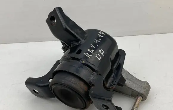 Toyota RAV 4 (XA40) Engine mount bracket