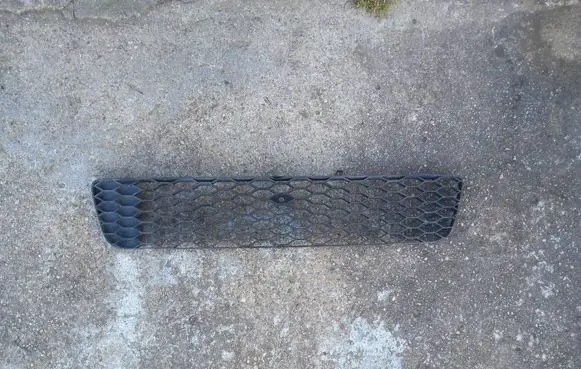 Opel Zafira A Front bumper lower grill 09270082