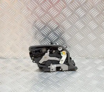 BMW X3 G01 Front door lock 9492100