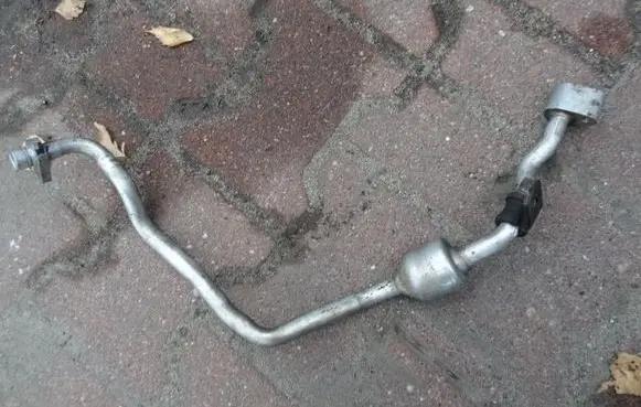 Nissan Note (E11) Air conditioning (A/C) pipe/hose 924509U20B