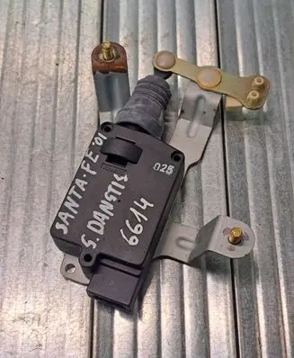 Hyundai Santa Fe Tailgate boot lock/latch motor 9575026000 F00S4A2597