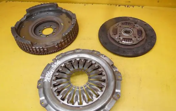 Renault Clio II Flywheel